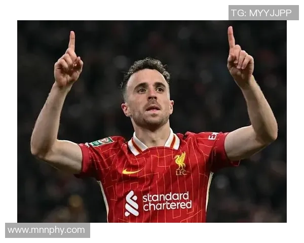 悼念前几天离世的足球明星他的传奇与影响将永存于球迷心中